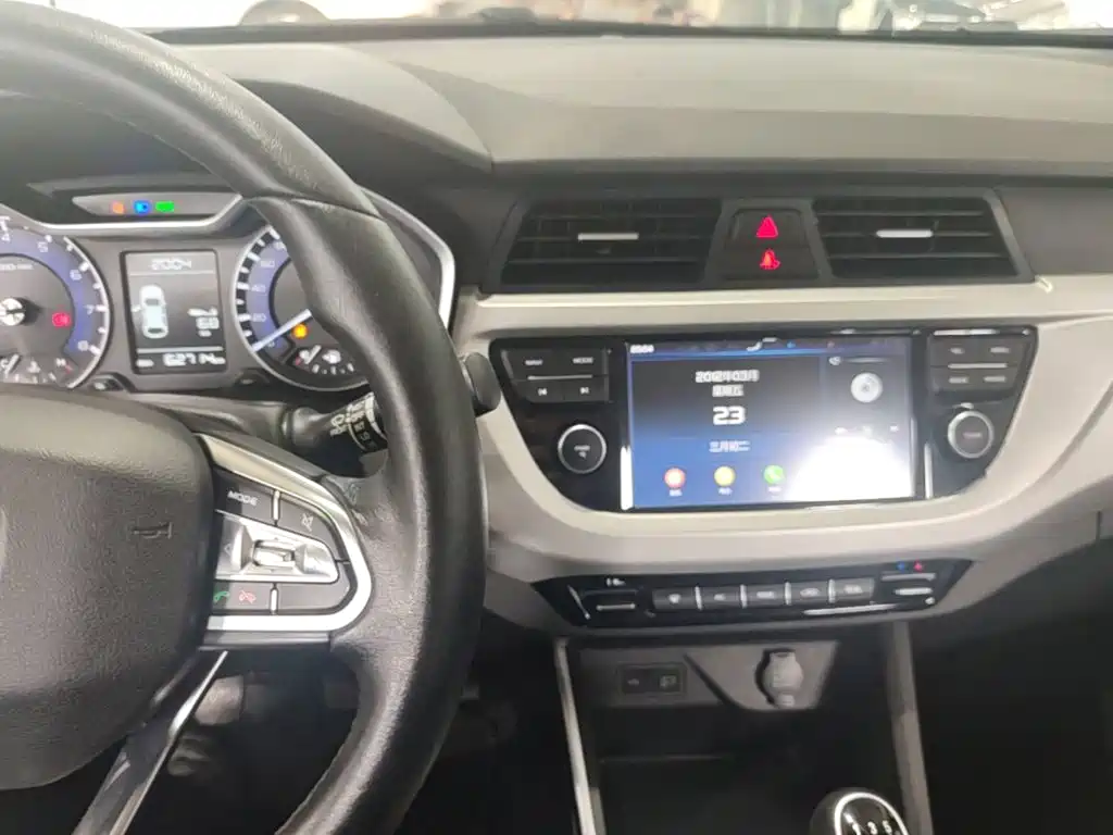 Geely Vision X3 — фото 13