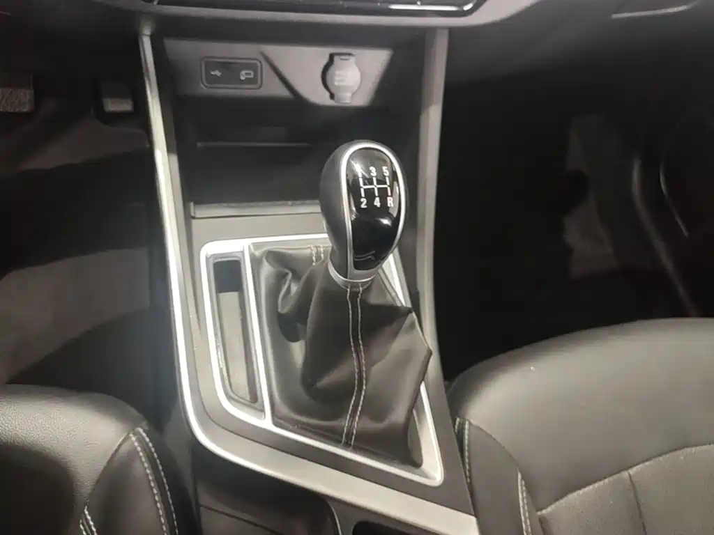 Geely Vision X3 — фото 14