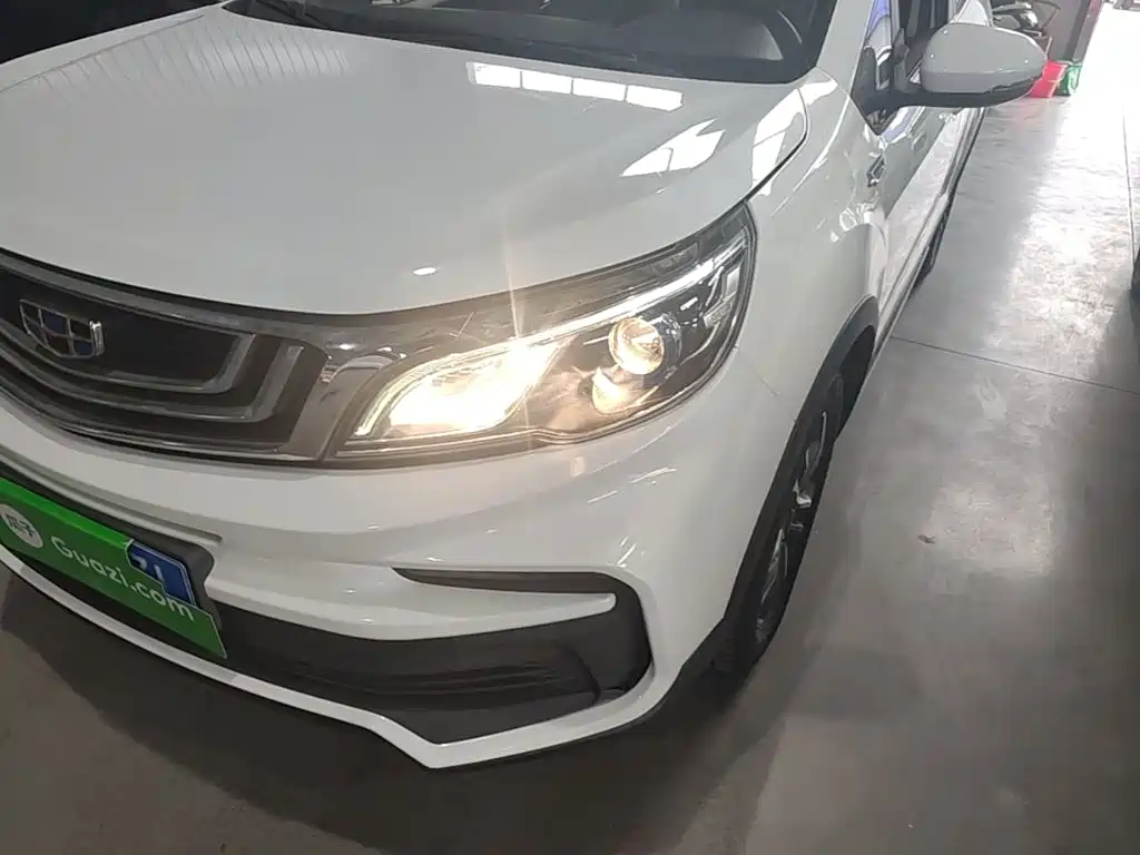 Geely Vision X3 — фото 24