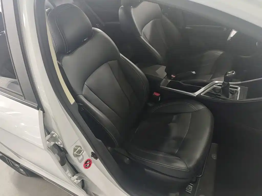 Geely Vision X3 — фото 25