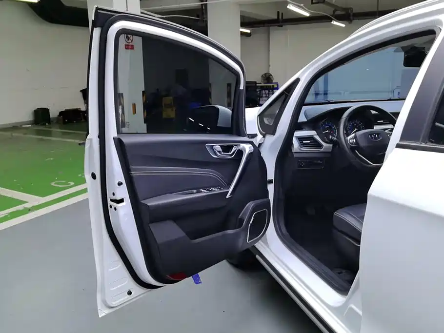 Geely Vision X3 — фото 7