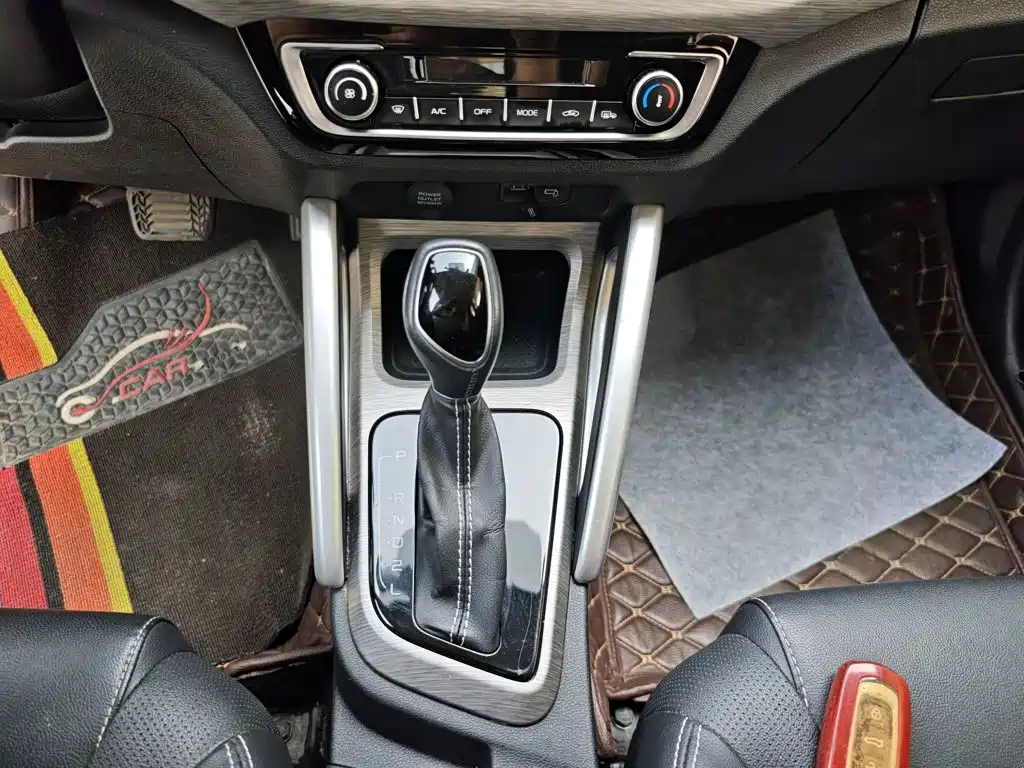 Geely Vision X3 — фото 14
