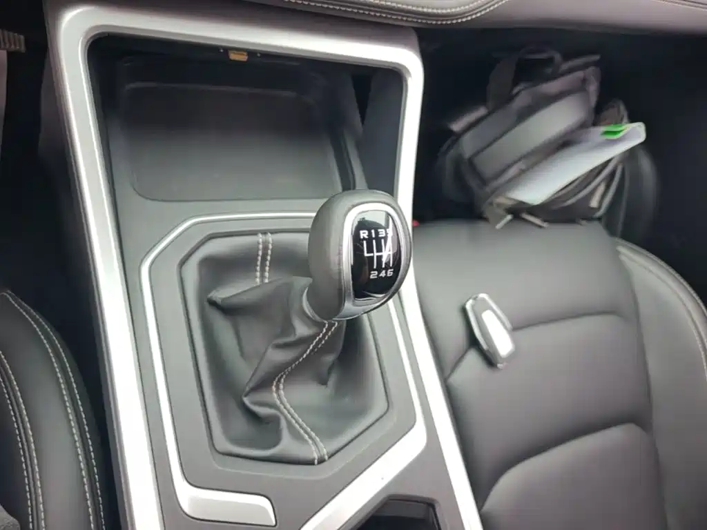 Geely Vision X6 — фото 14