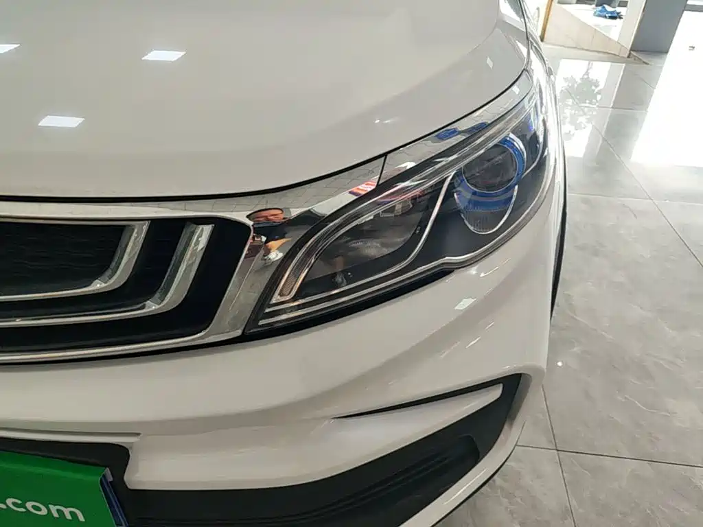 Geely Vision X3 — фото 18