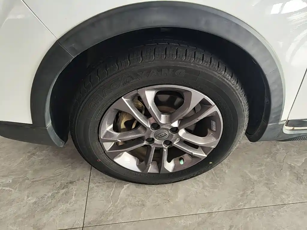 Geely Vision X3 — фото 25