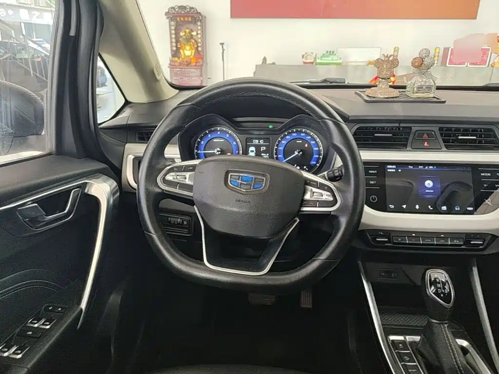 Geely Vision X3 — фото 7
