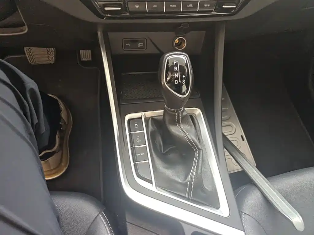Geely Vision X3 — фото 14