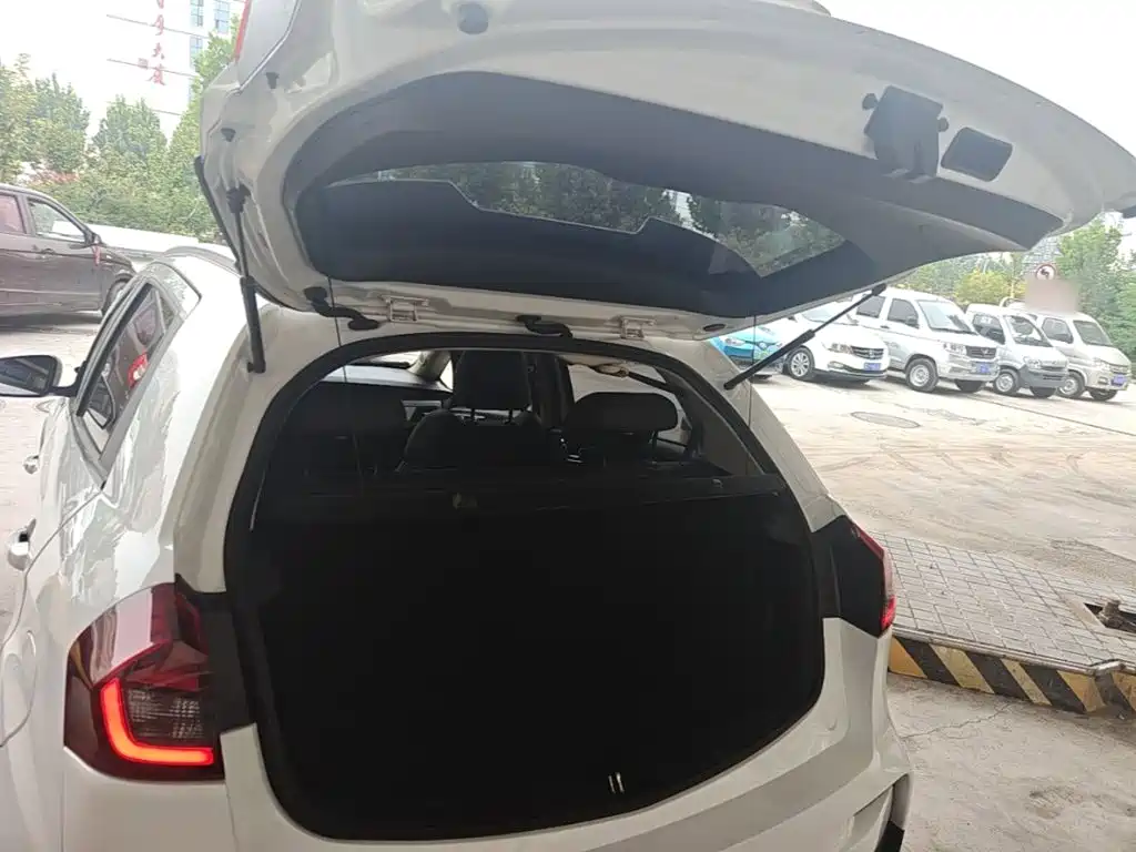 Geely Vision X3 — фото 19