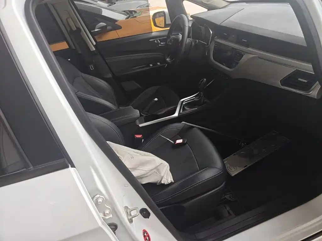 Geely Vision X3 — фото 25