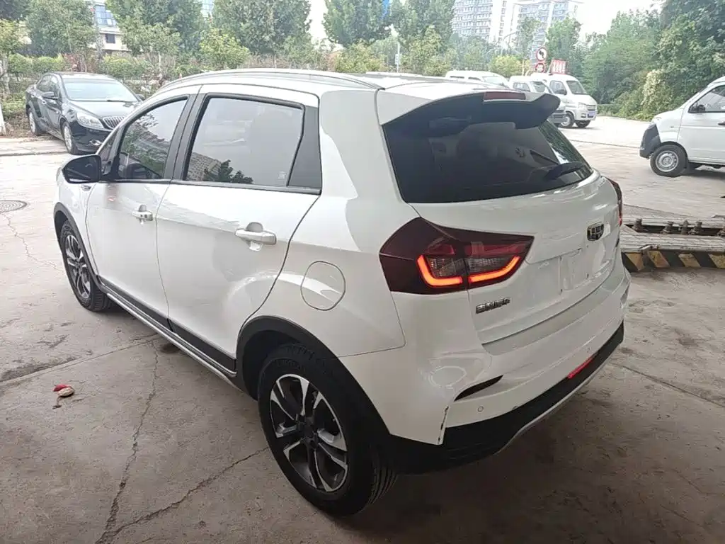 Geely Vision X3 — фото 5