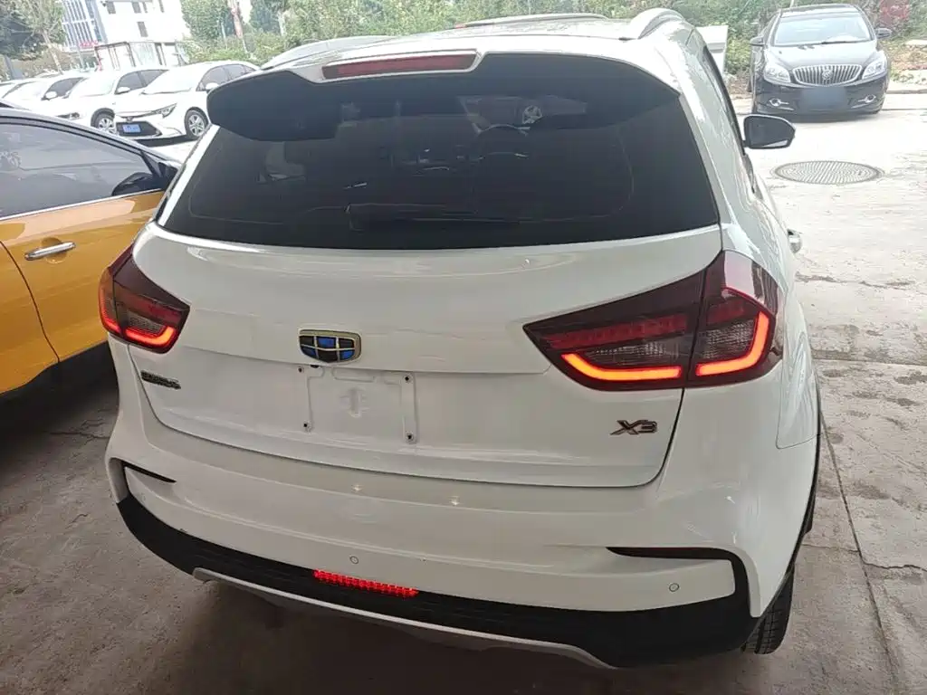 Geely Vision X3 — фото 6