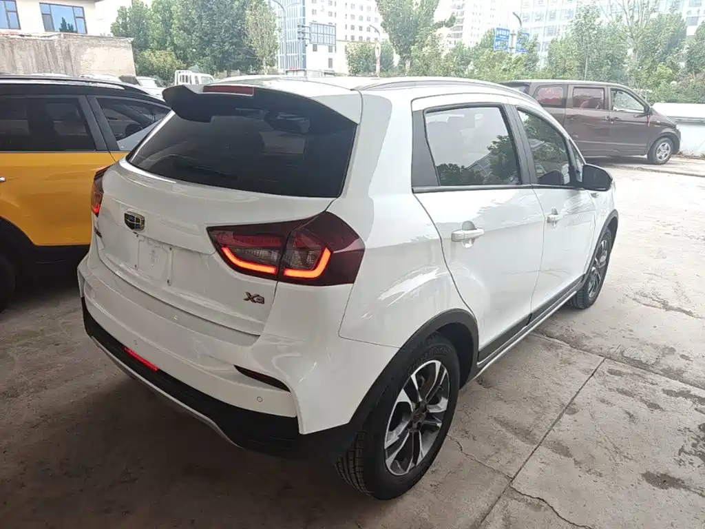 Geely Vision X3 — фото 7