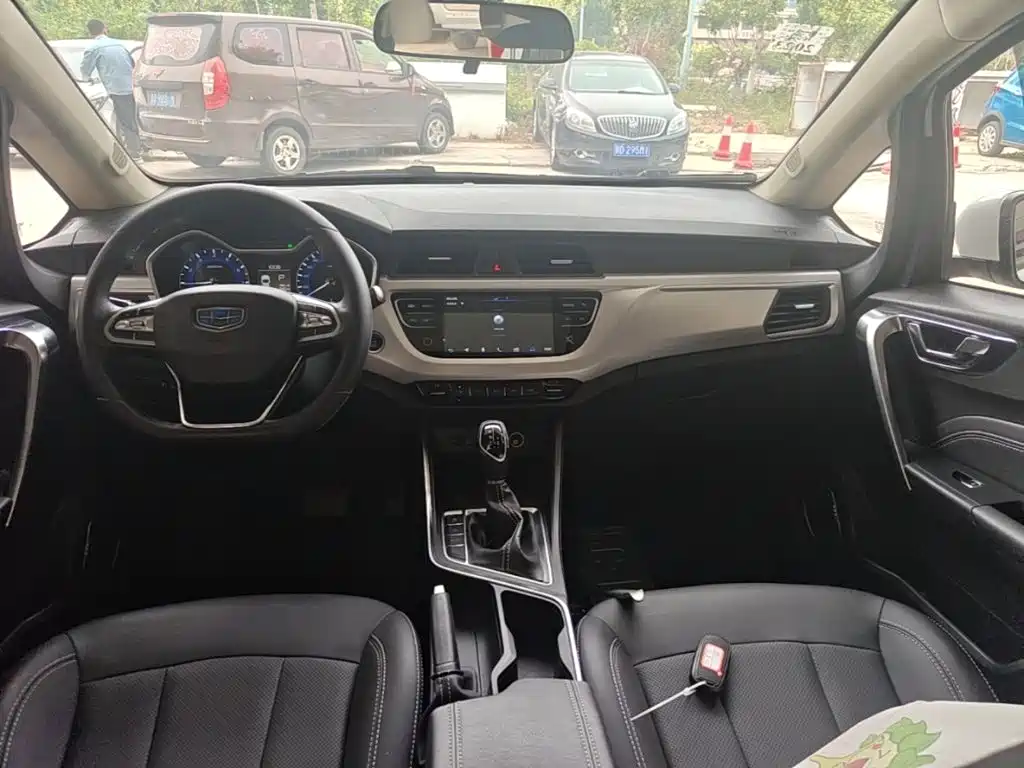 Geely Vision X3 — фото 10