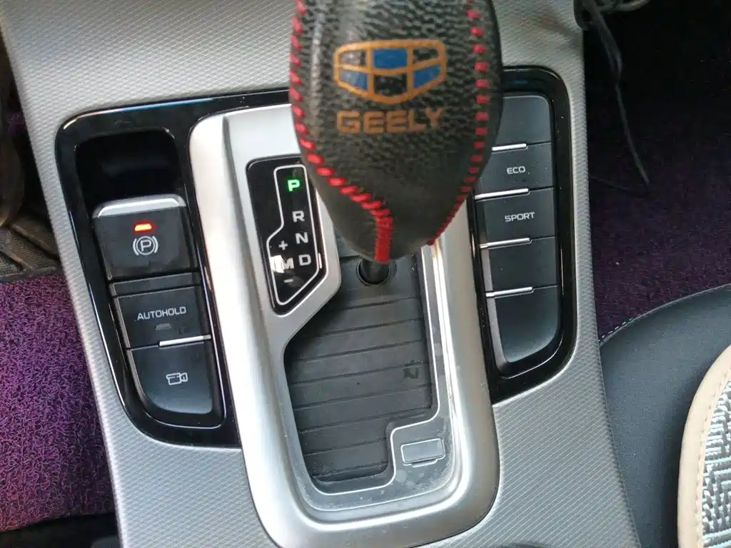 Geely Emgrand GS — фото 10