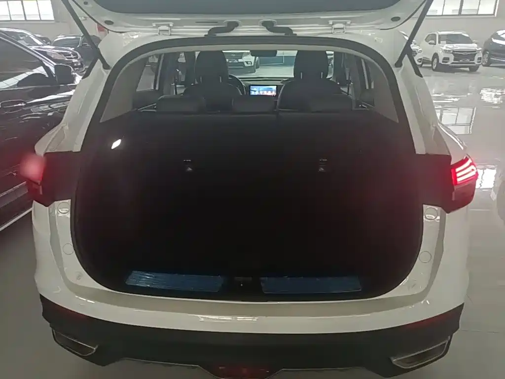 Geely Binyue — фото 19