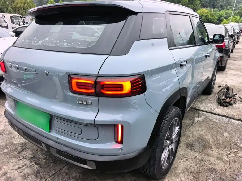 Geely Icon — фото 8