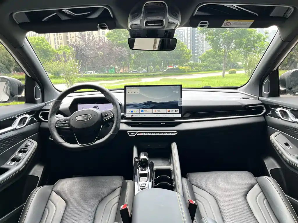 Geely Binyue — фото 11