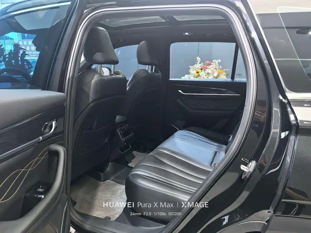 Geely Xingyue L — фото 10