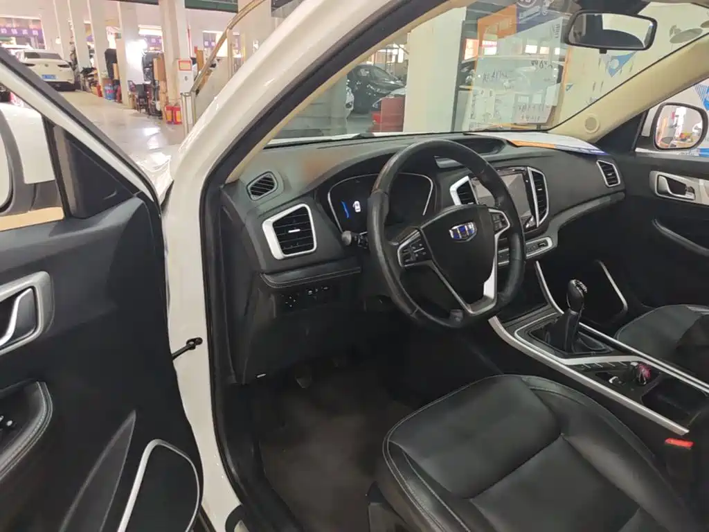 Geely Vision X6 — фото 10