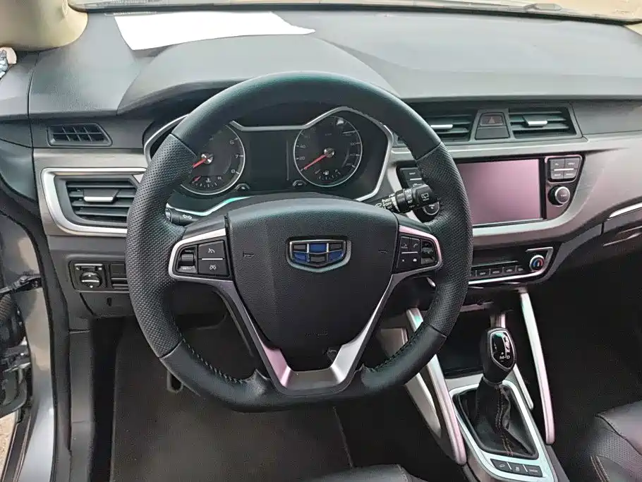 Geely Vision X3 — фото 15