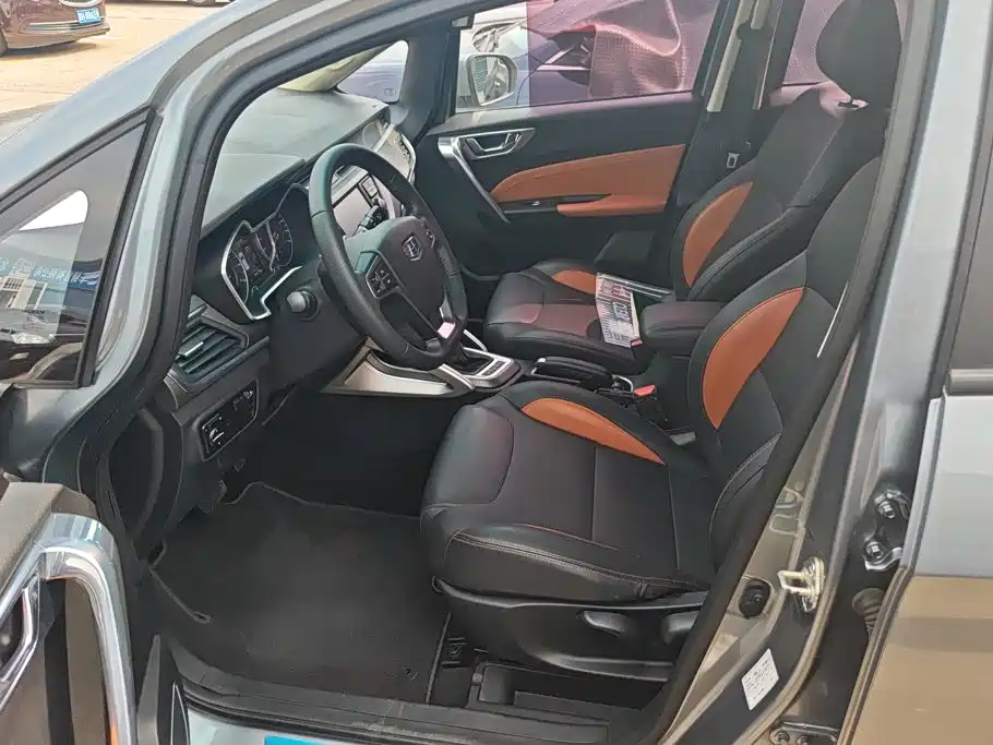 Geely Vision X3 — фото 9