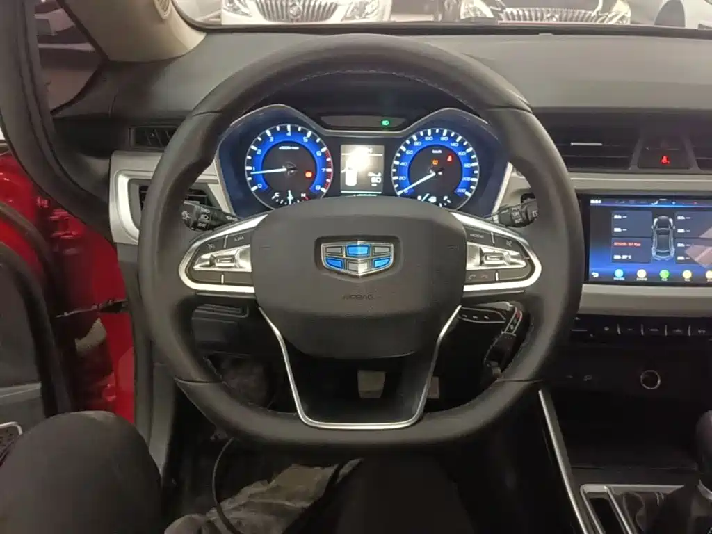 Geely Vision X3 — фото 11