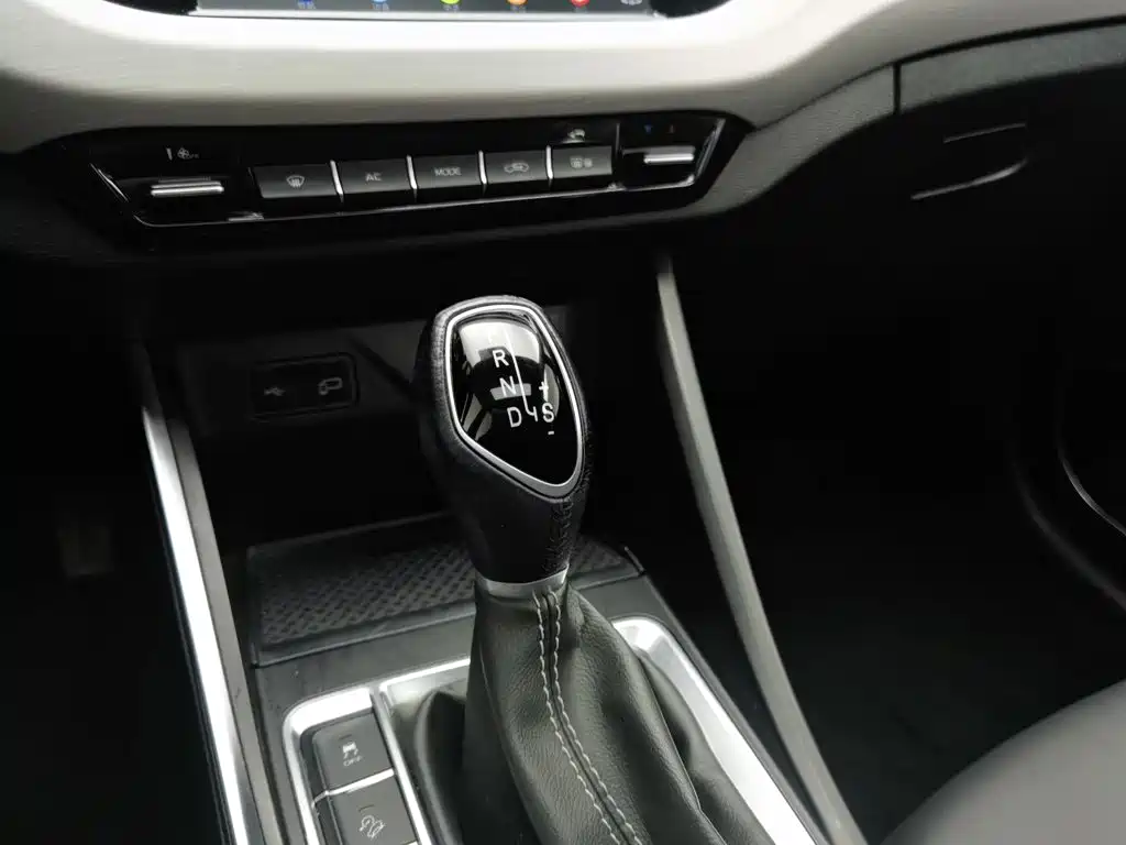 Geely Vision X3 — фото 13