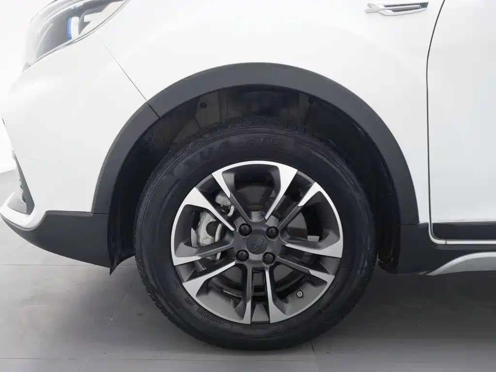 Geely Vision X3 — фото 17