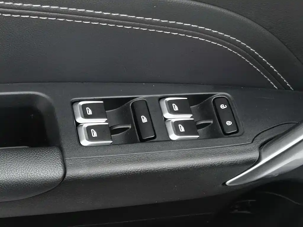 Geely Vision X3 — фото 9
