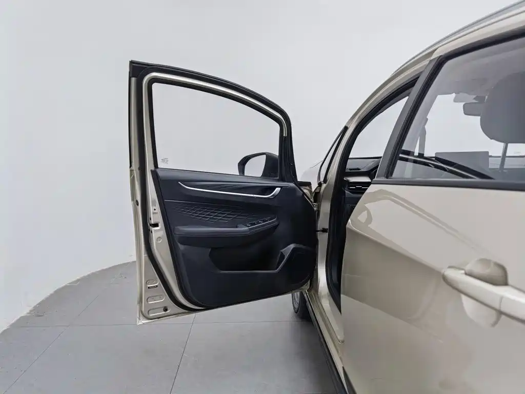 Geely Vision X3 — фото 8