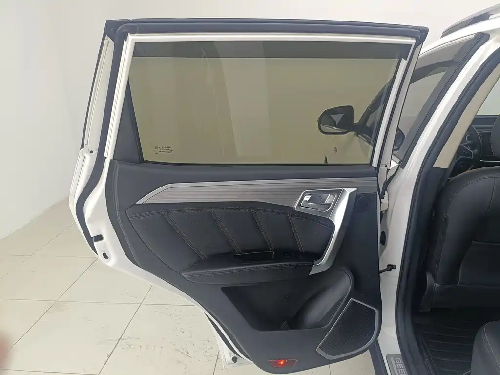 Geely Vision X6 — фото 17