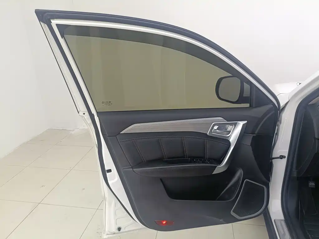 Geely Vision X6 — фото 19
