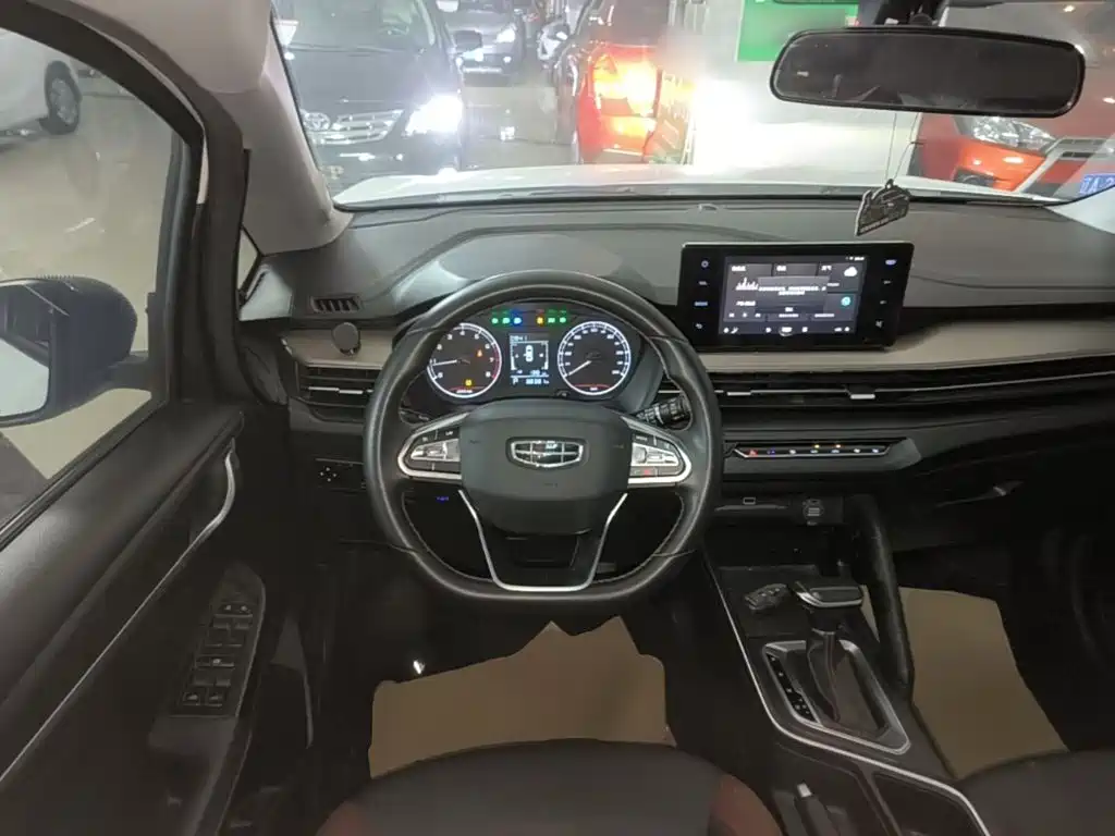 Geely Vision X3 — фото 11