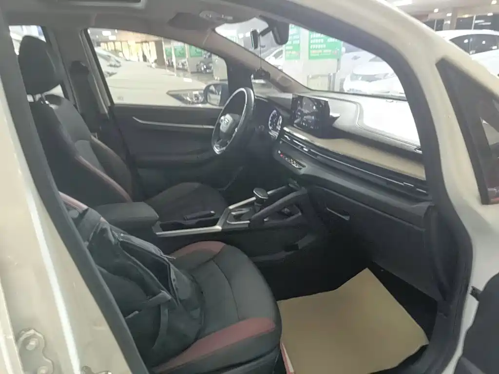 Geely Vision X3 — фото 25
