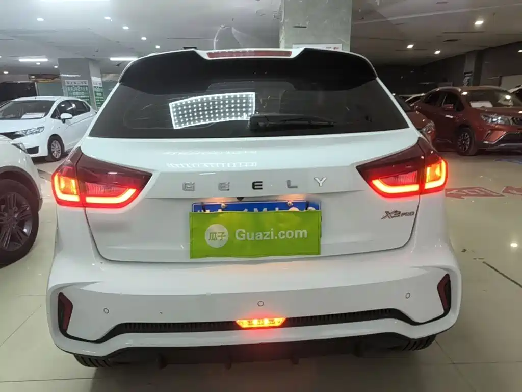 Geely Vision X3 — фото 6