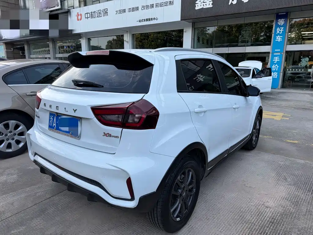 Geely Vision X3 — фото 6
