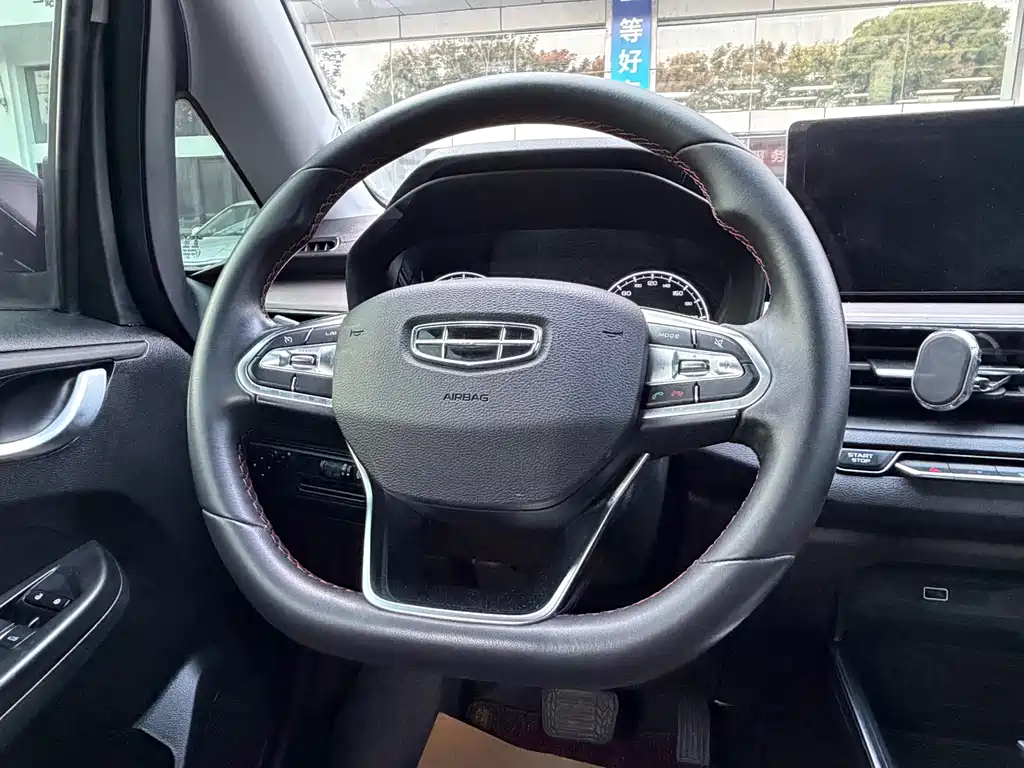 Geely Vision X3 — фото 10