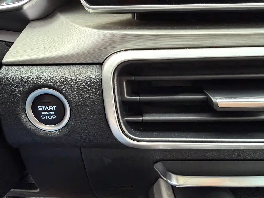 Geely Binyue — фото 15