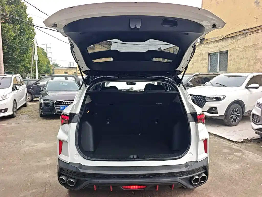 Geely Binyue — фото 19