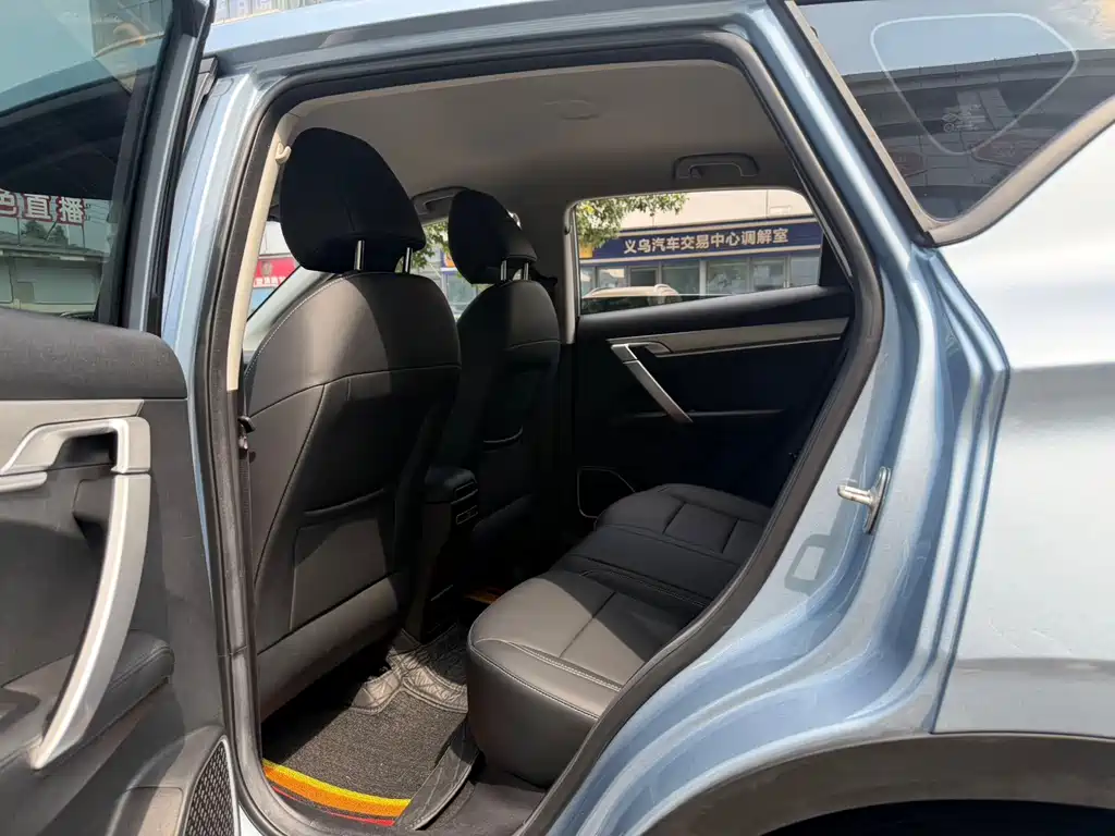 Geely Binyue — фото 10