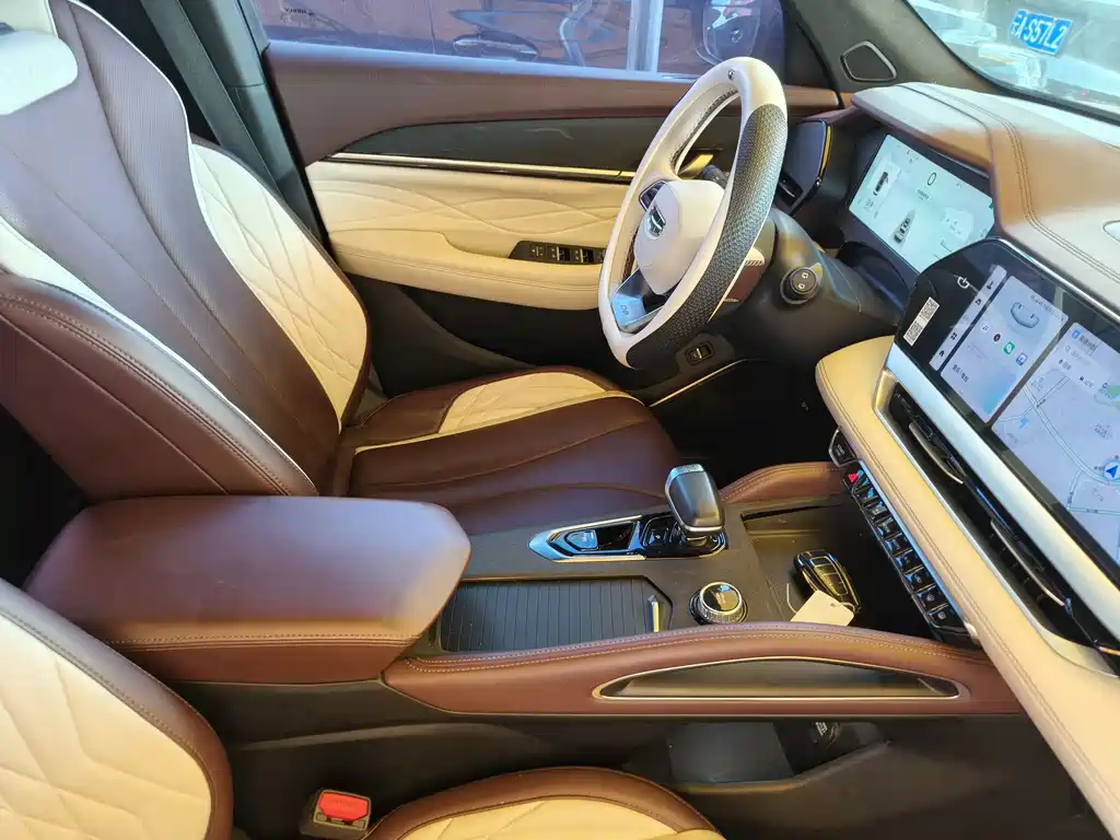 Geely Xingyue L — фото 14
