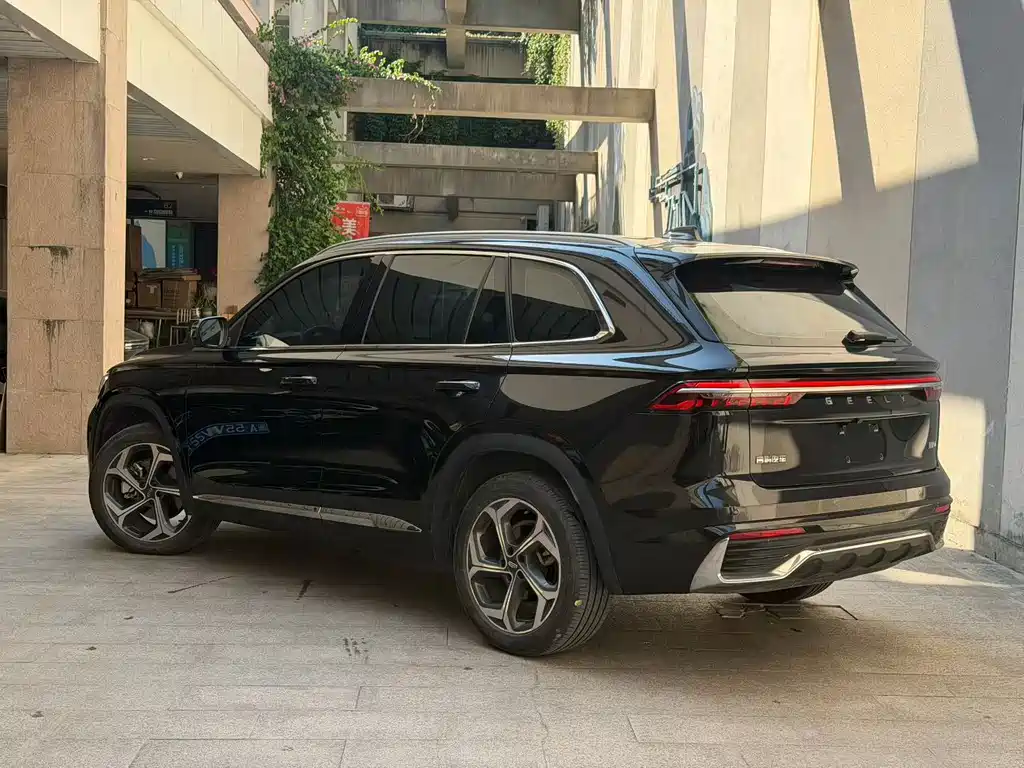 Geely Xingyue L — фото 10