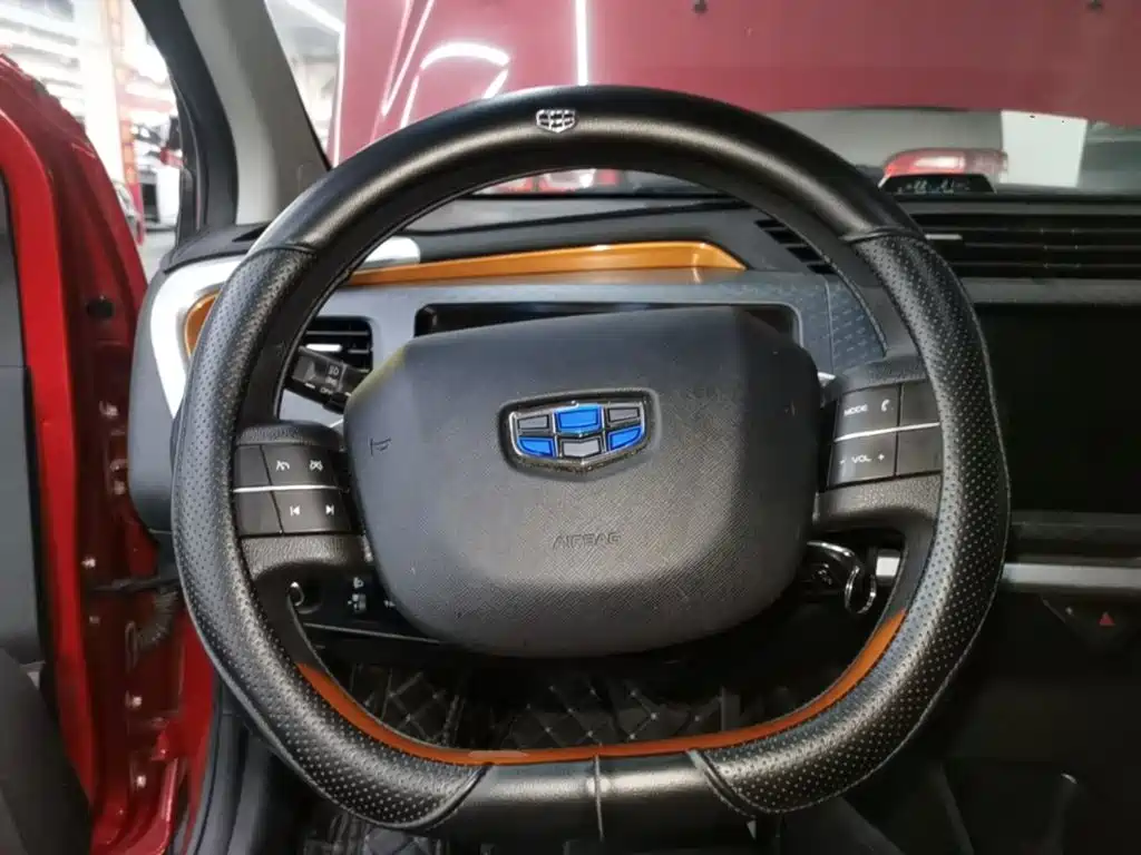 Geely Vision X1 — фото 11