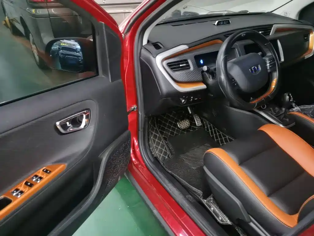 Geely Vision X1 — фото 16