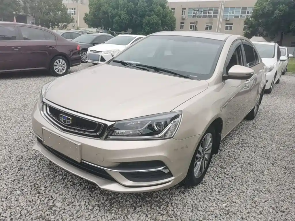 Geely Emgrand — фото 2