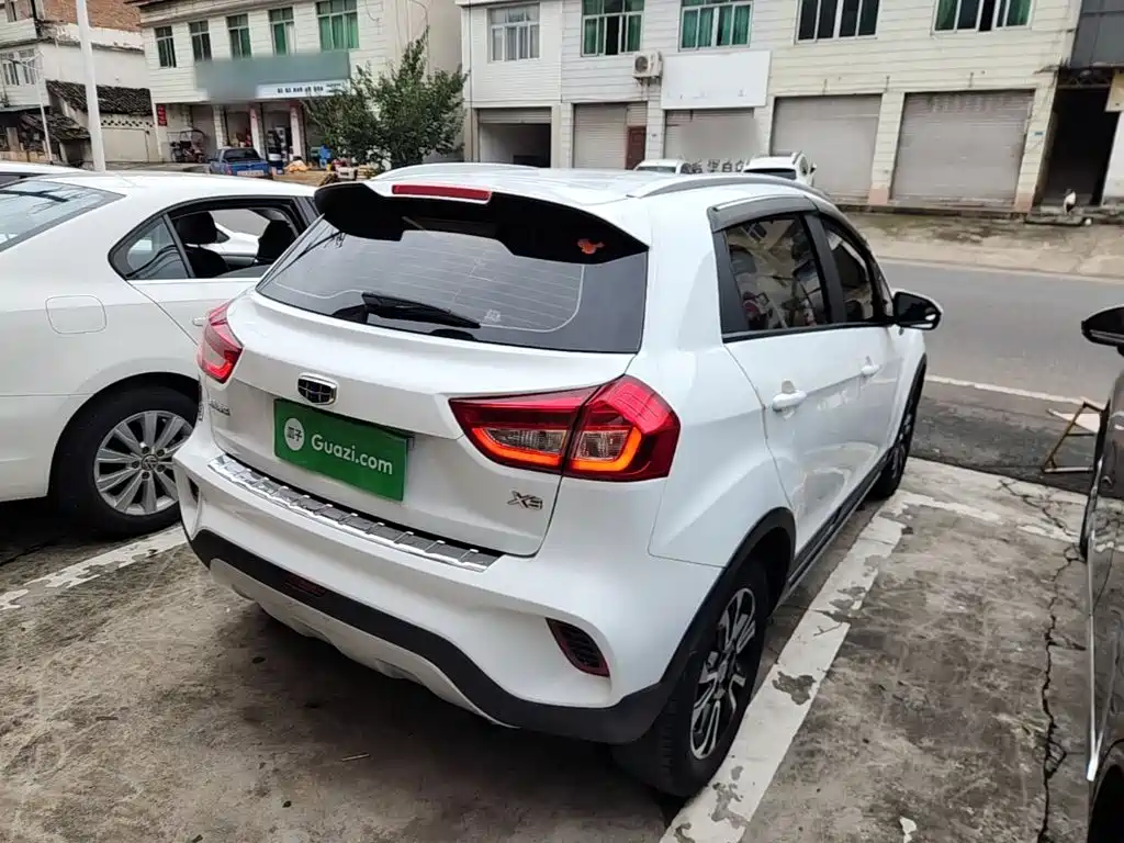 Geely Vision X3 — фото 7
