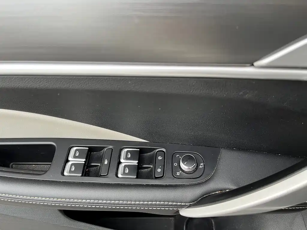 Geely Binyue — фото 11