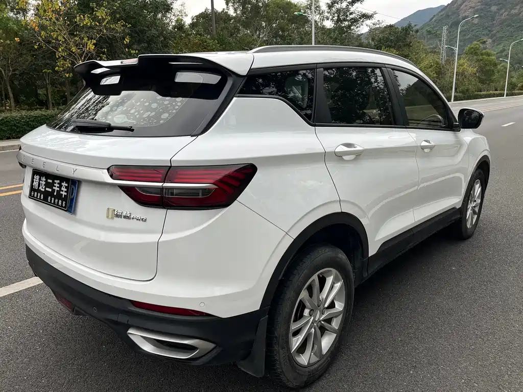 Geely Binyue — фото 15