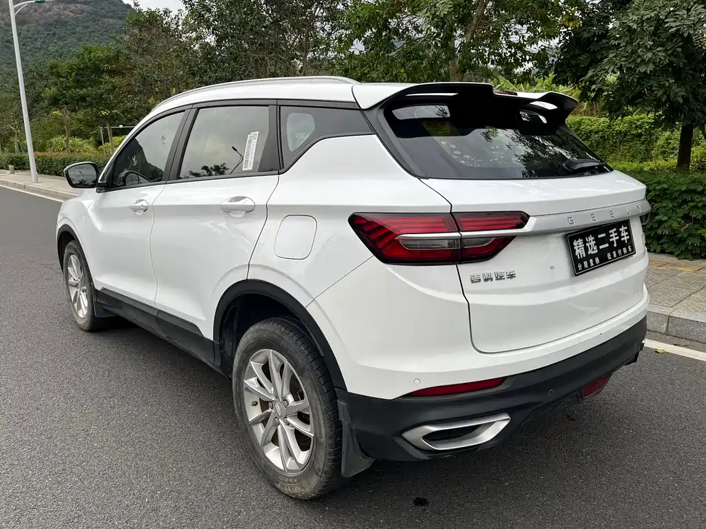 Geely Binyue — фото 17