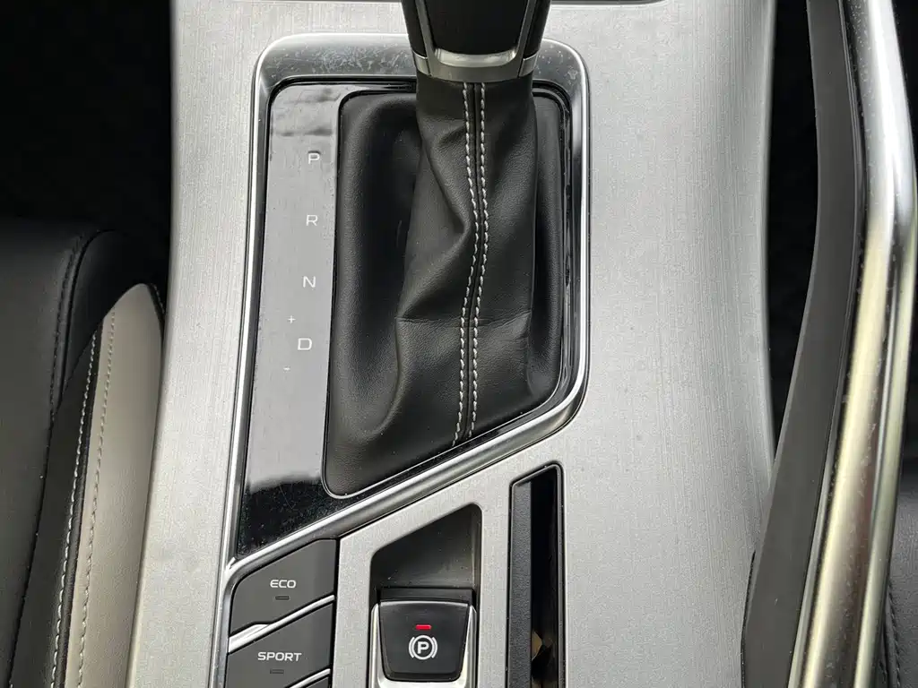 Geely Binyue — фото 10